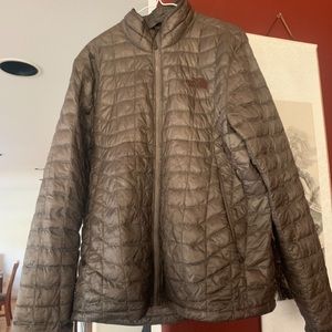 Men’s North Face Puffer Jacket Grey L